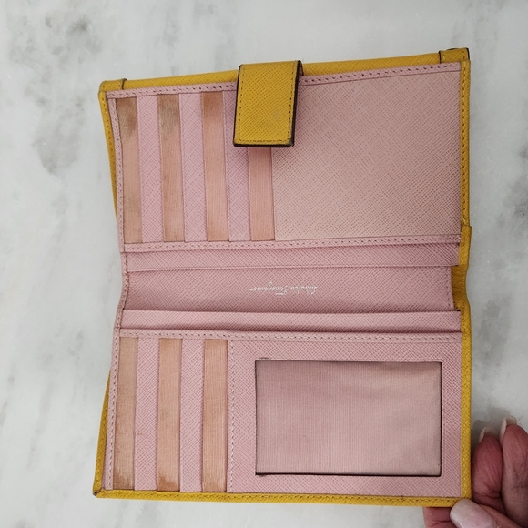 Salvatore Ferragamo Yellow Wallet On Chain - Picture 9 of 13